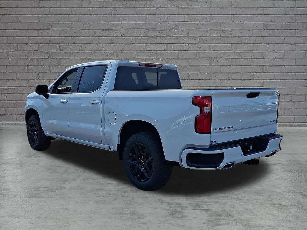New 2026 Summit White Chevrolet RST image 6