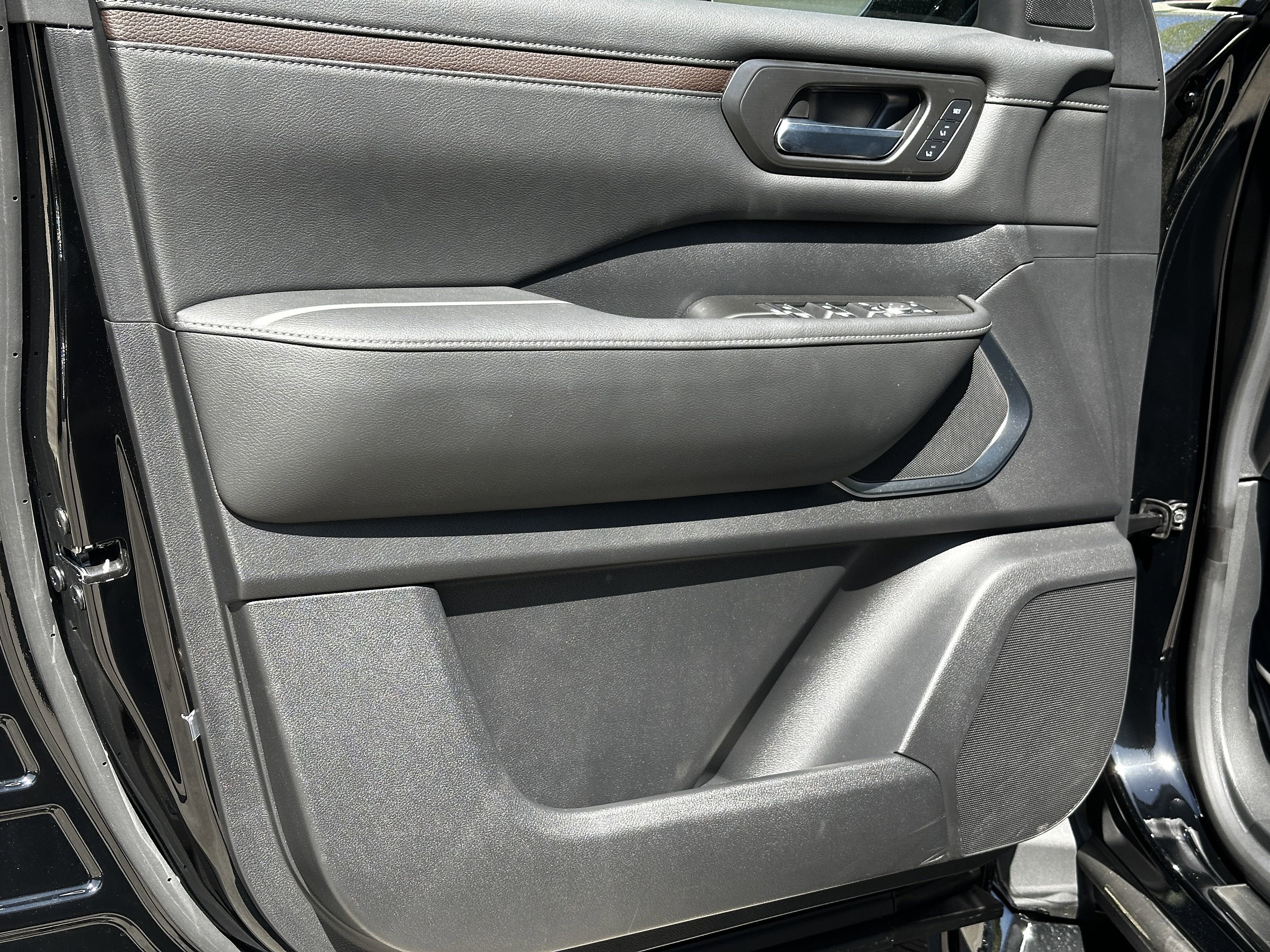 2025 Nissan Armada Platinum Reserve - Photo 11