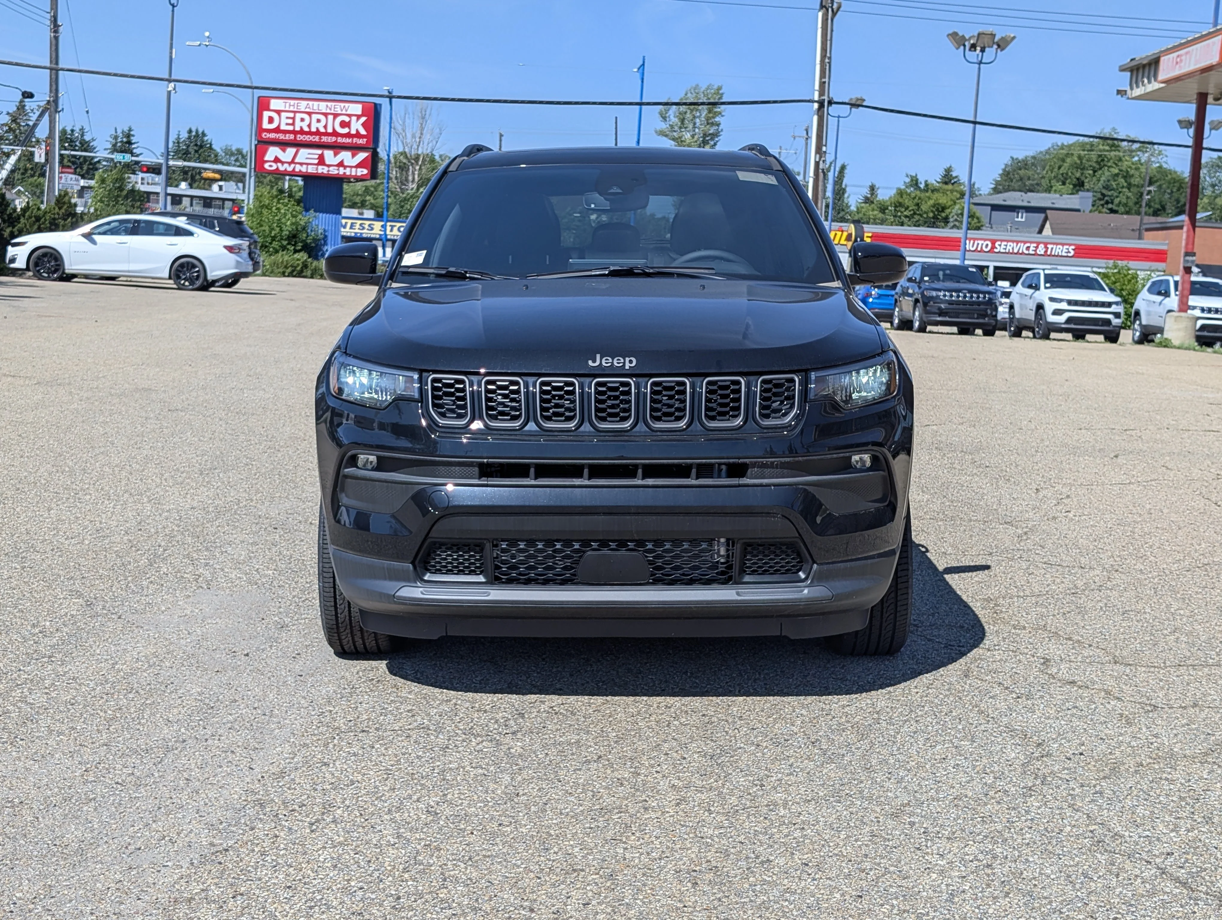 New 2026 Diamond Black Crystal Pearl Jeep North image 10