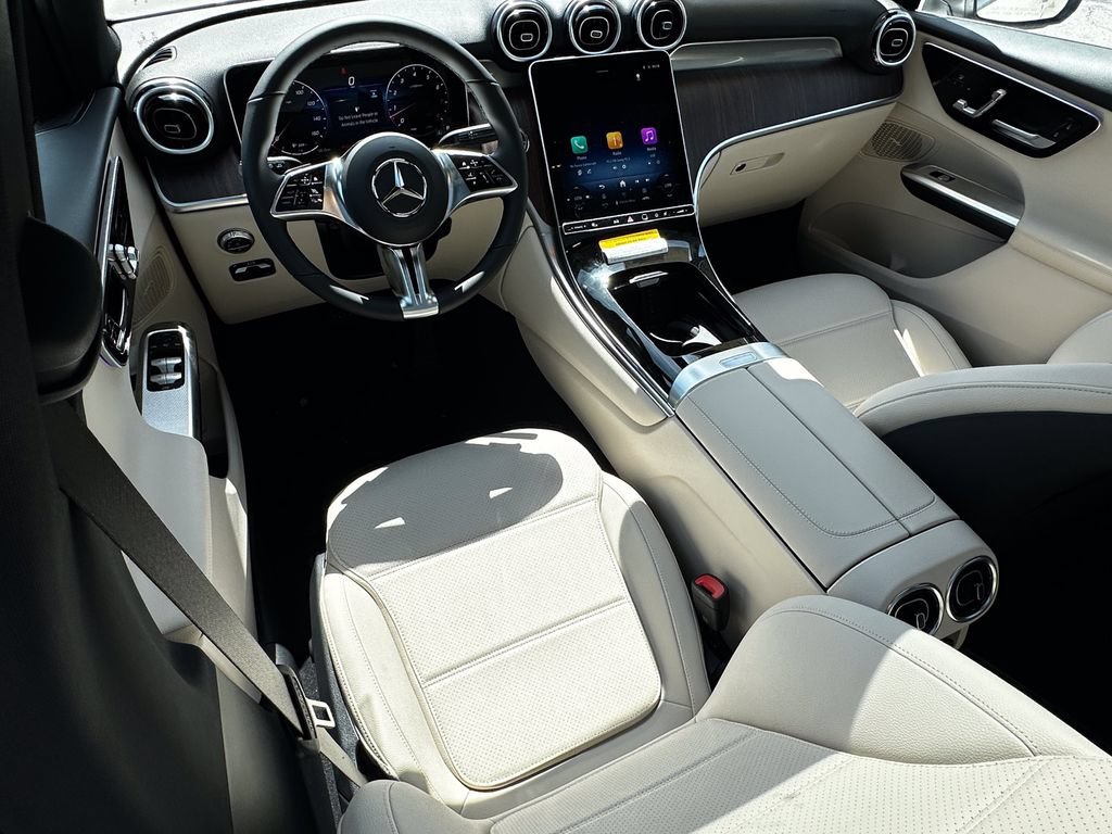 New 2026 Polar White Mercedes-Benz GLC 300 image 27