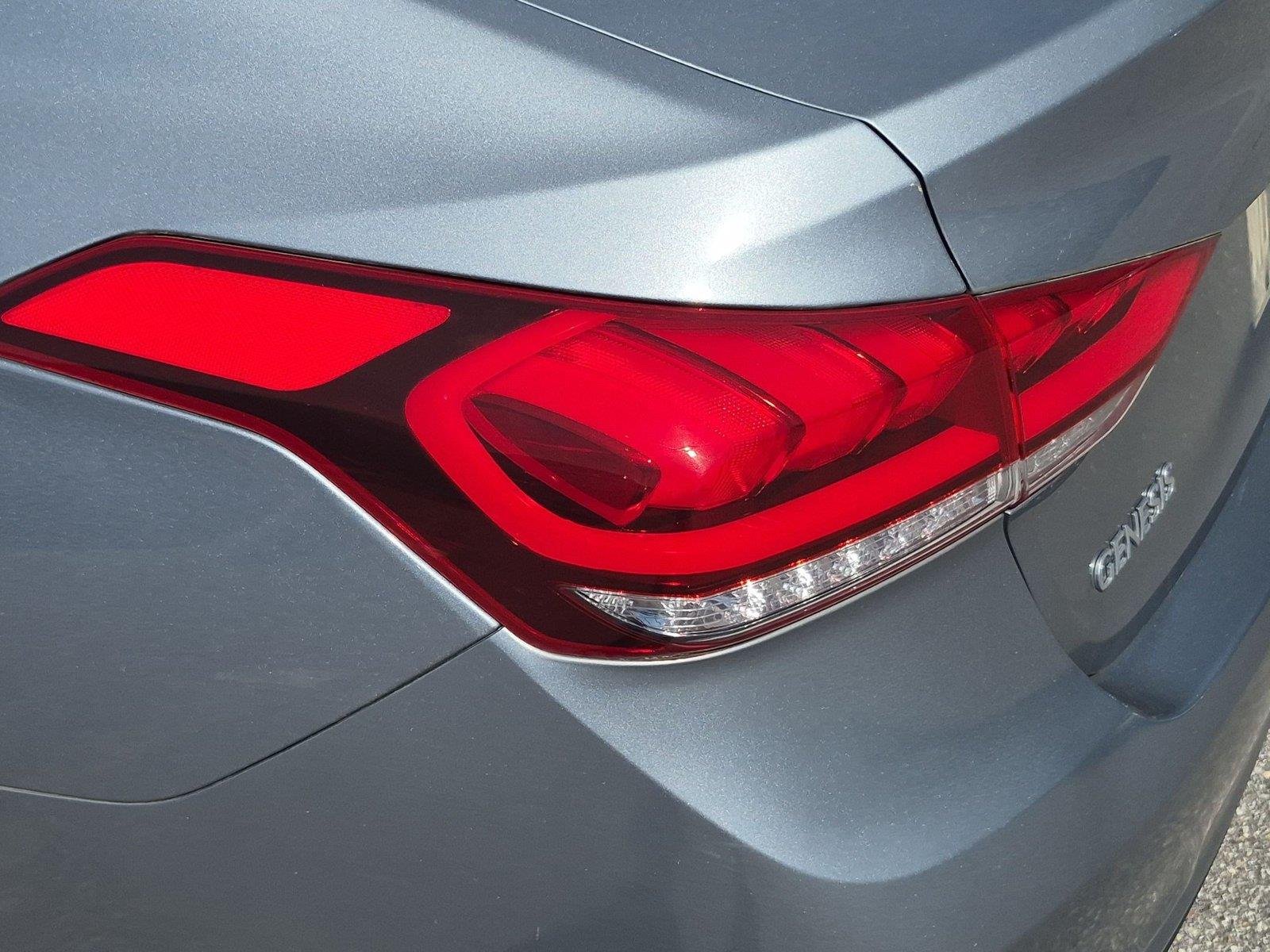 Used 2016 Parisian Gray Hyundai 3.8L image 12