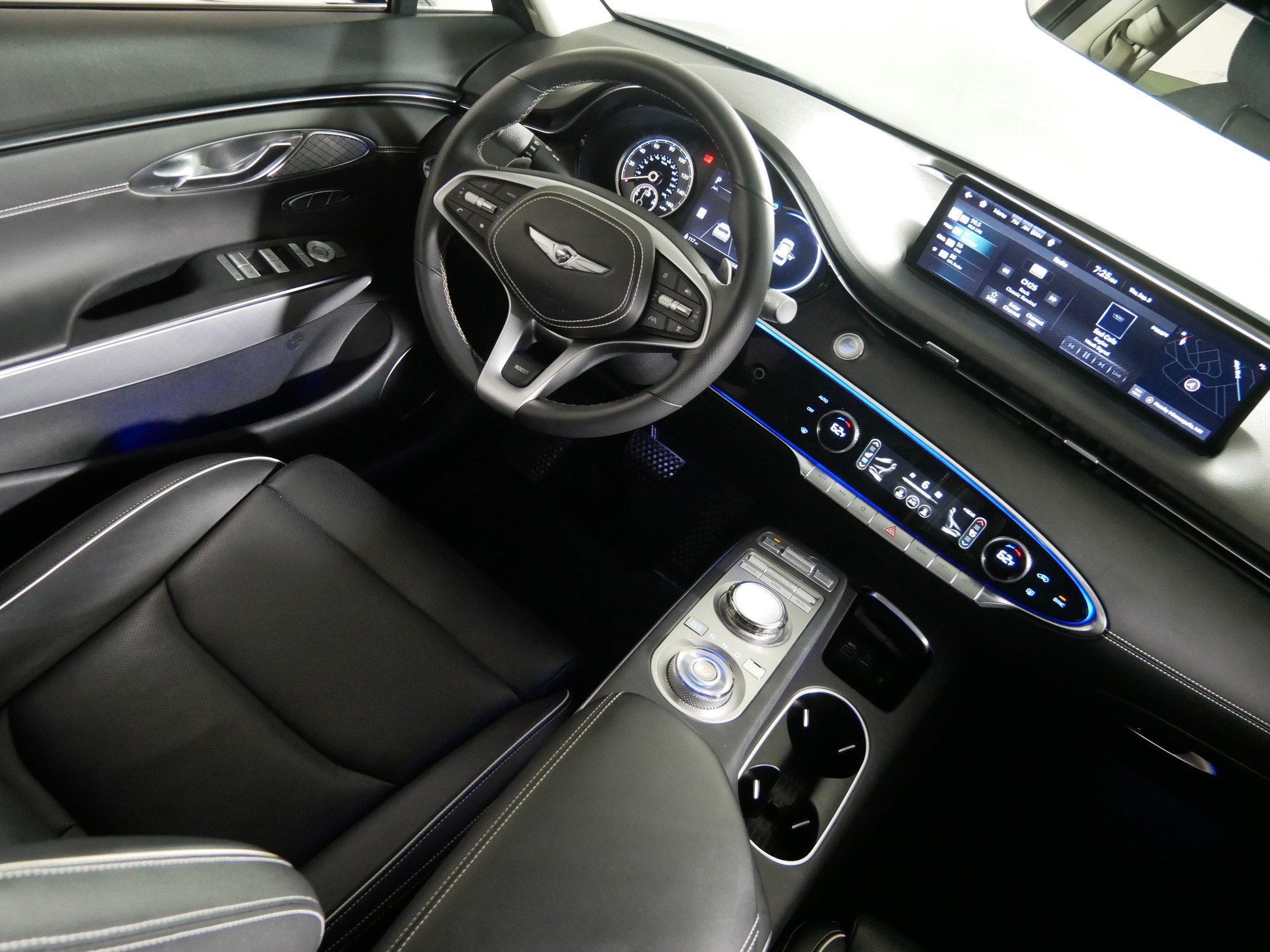 Certified Used 2023 Savile Silver Genesis Advanced image 9