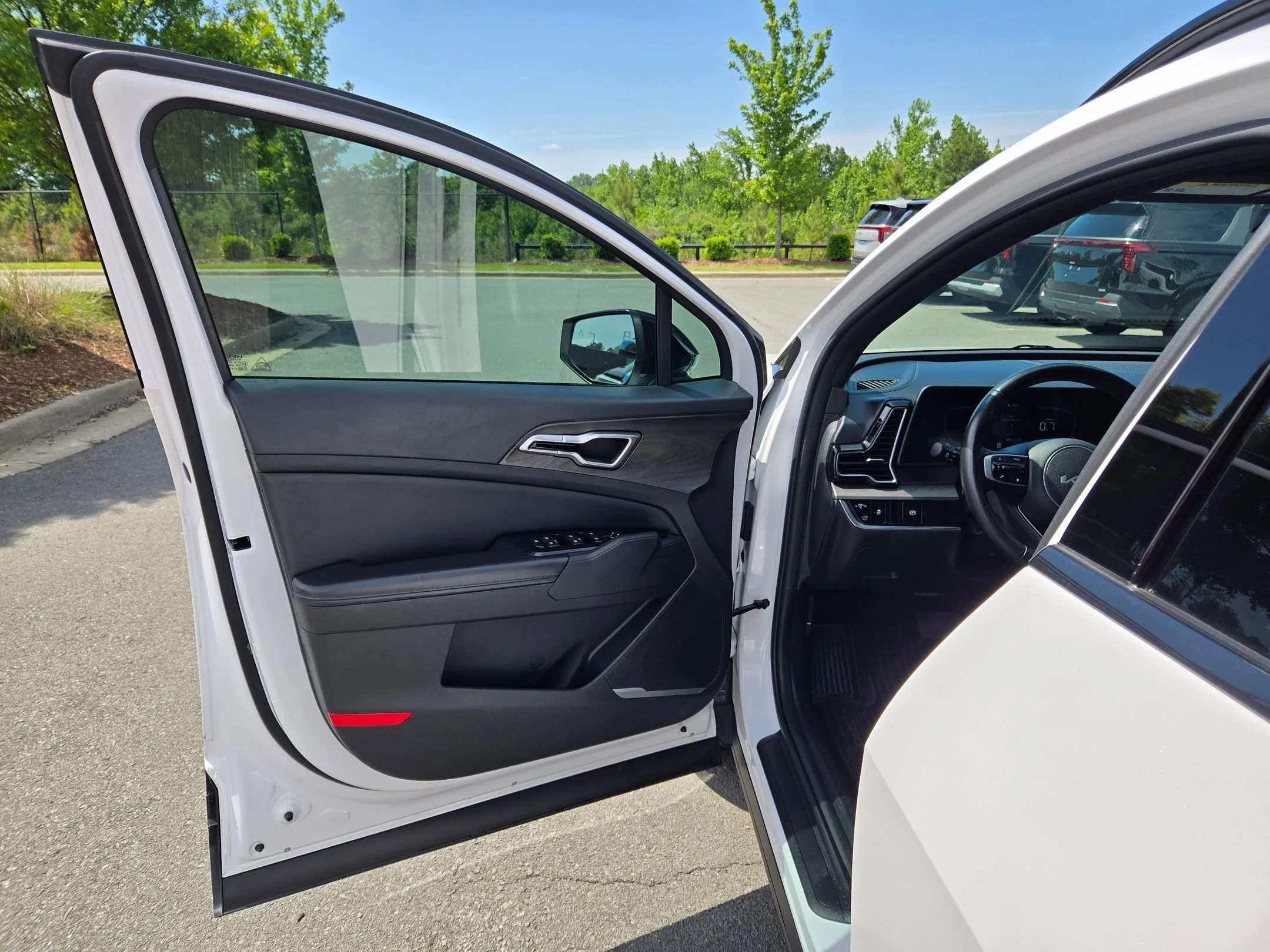 Used 2024 Glacial White Pearl Kia X-Line image 20
