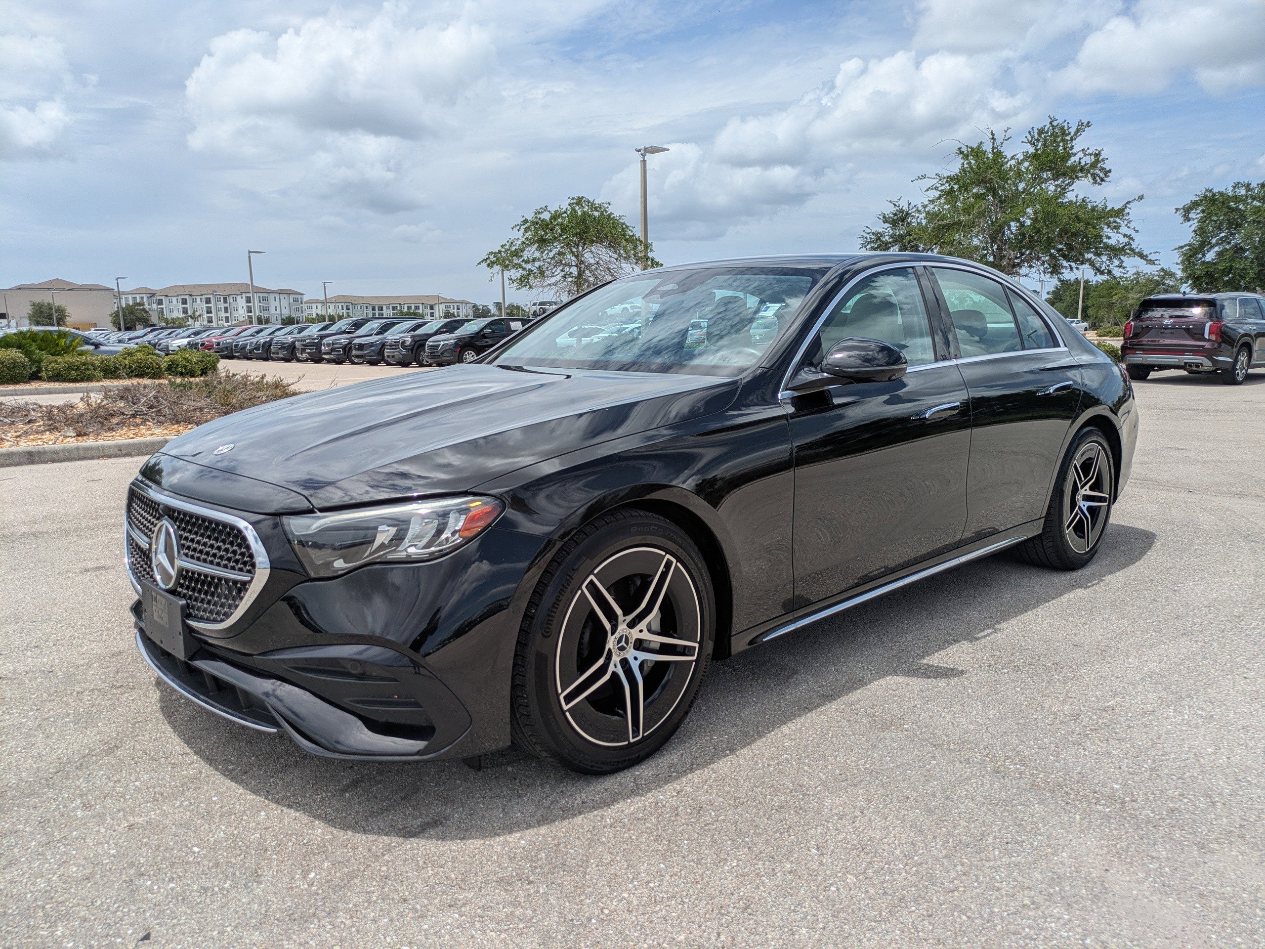 Used 2025 Obsidian Black Metallic Mercedes-Benz E 350 image 8