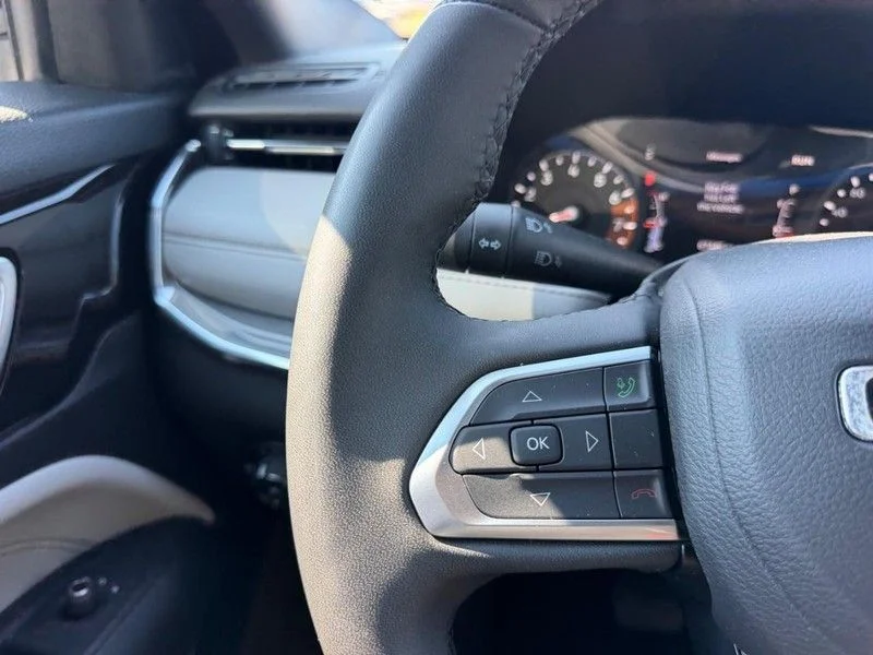 Used 2024 Gray Jeep Limited image 10