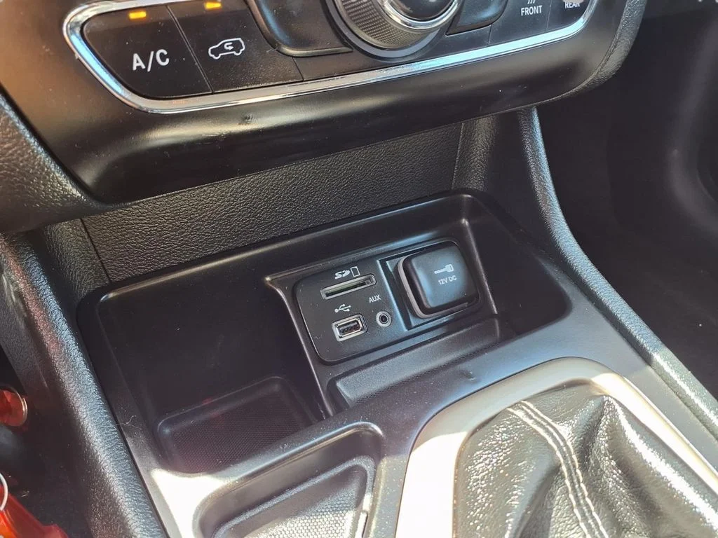 Used 2016 Gray Jeep Latitude image 8