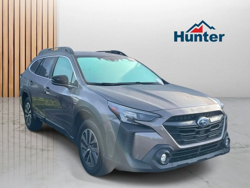 2024 Subaru Outback Premium's photo