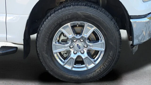 Used 2017 Oxford White Ford XLT image 17