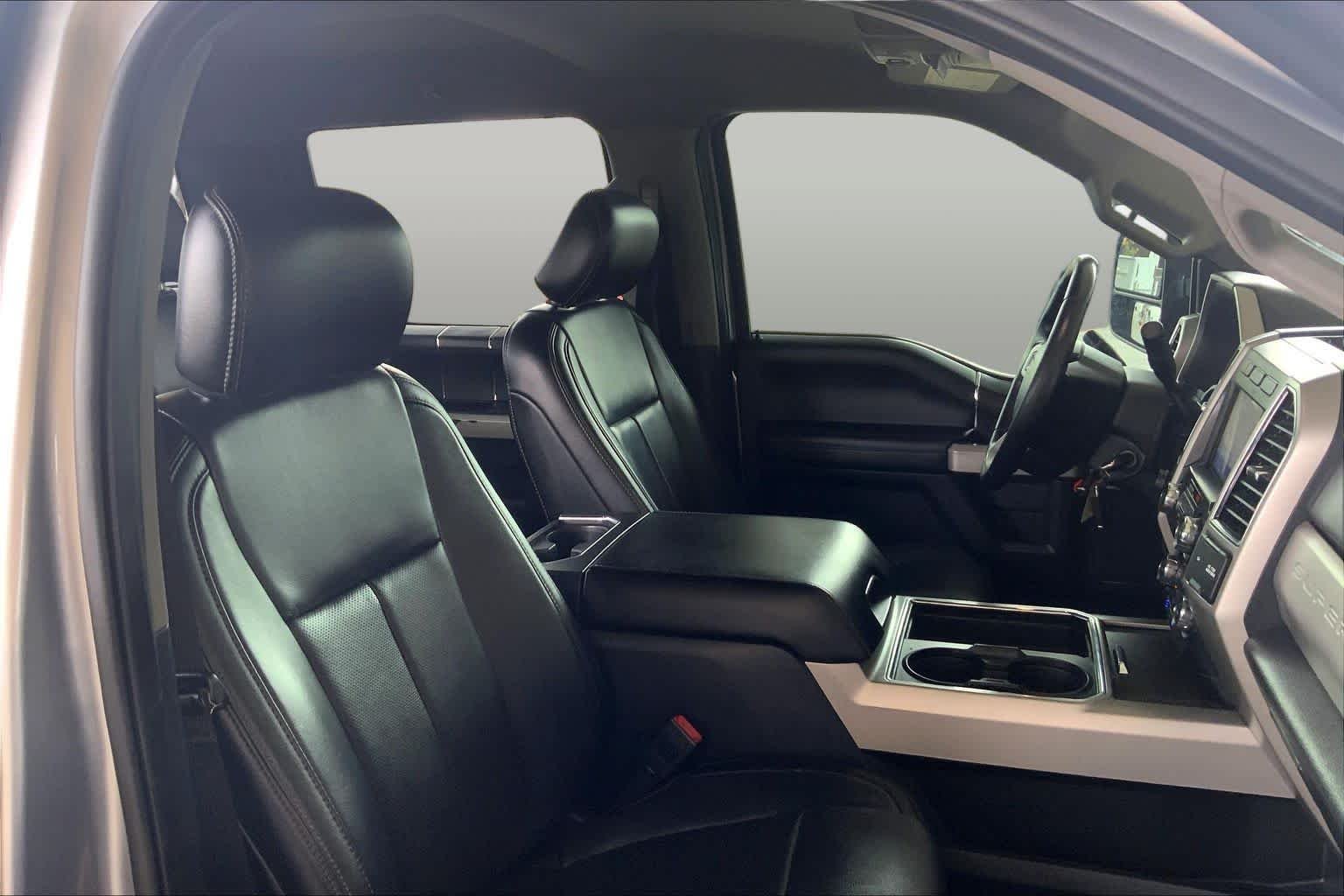 Used 2020 Iconic Silver Ford LARIAT image 9