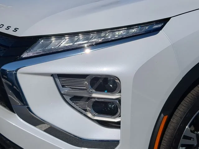 New 2026 White Mitsubishi SEL image 10