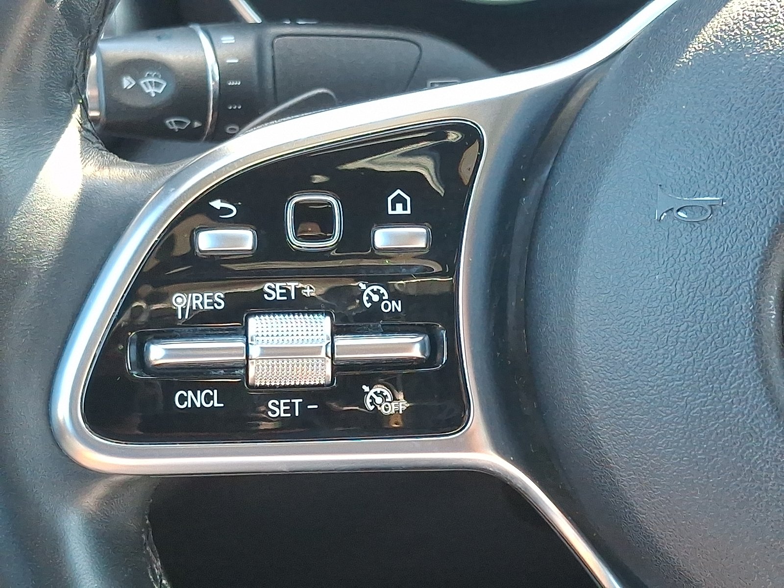 Certified Used 2020 Black Mercedes-Benz 4MATIC® image 22