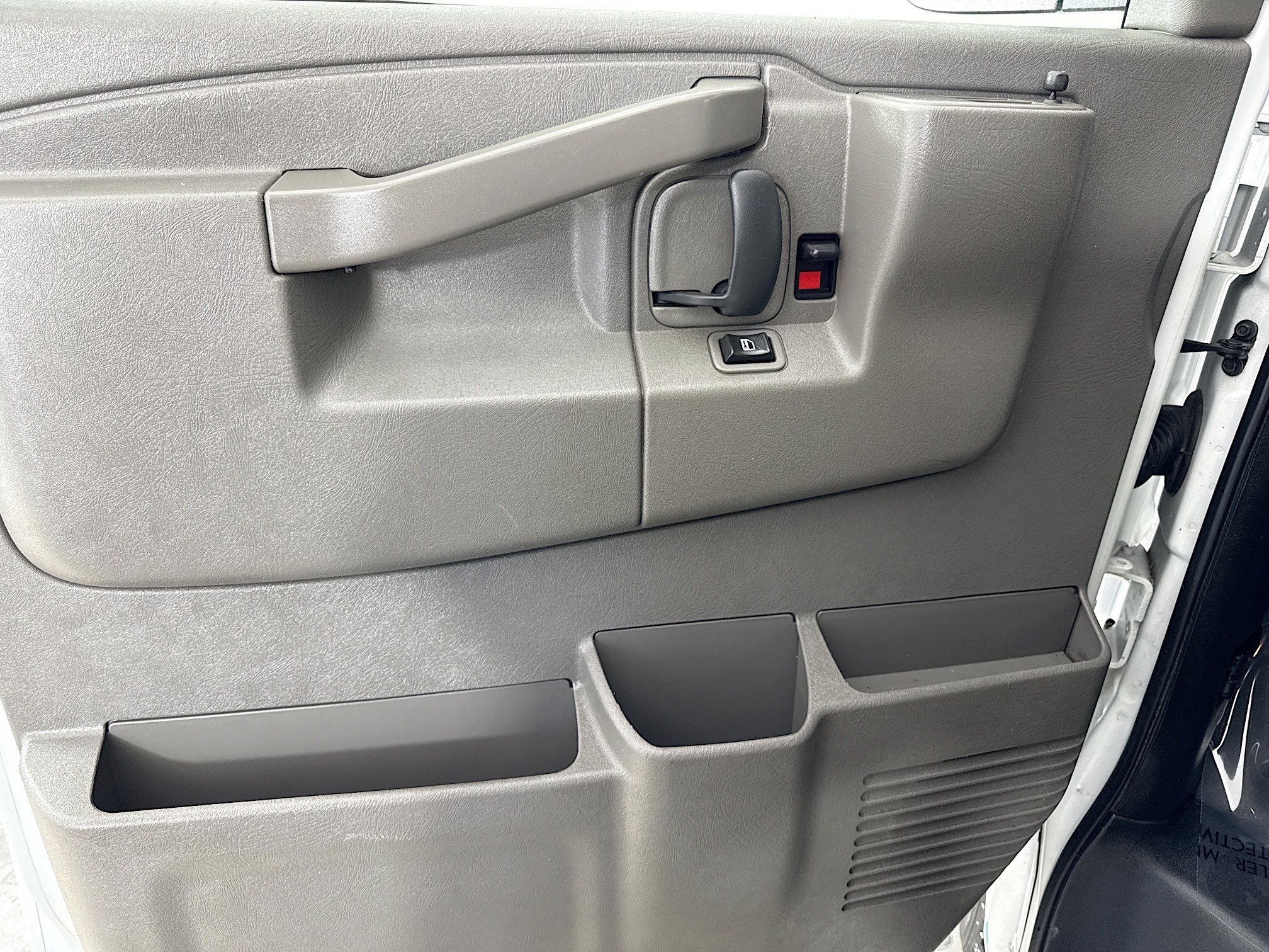 Used 2020 Summit White Chevrolet WT image 17