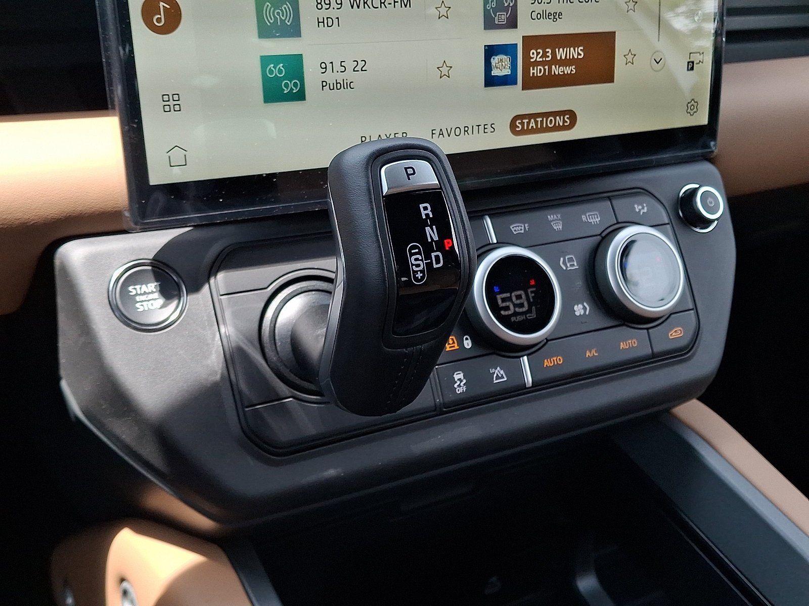 New 2026 Fuji White LAND ROVER X-Dynamic SE image 10