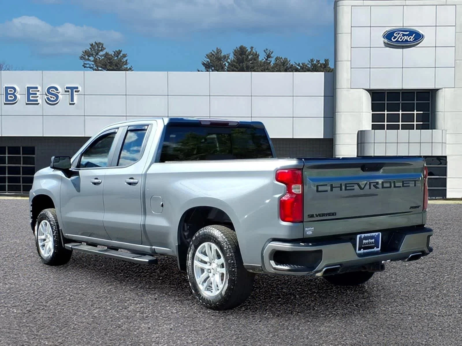 Used 2019 Satin Steel Metallic Chevrolet RST image 4