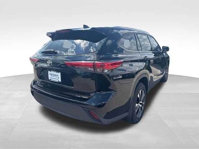 Used 2021 Black Toyota XLE image 5