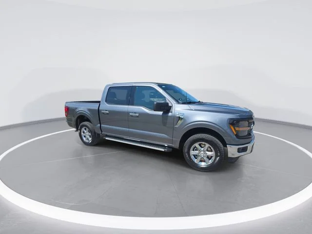 Used 2025 Gray Ford XLT image 2