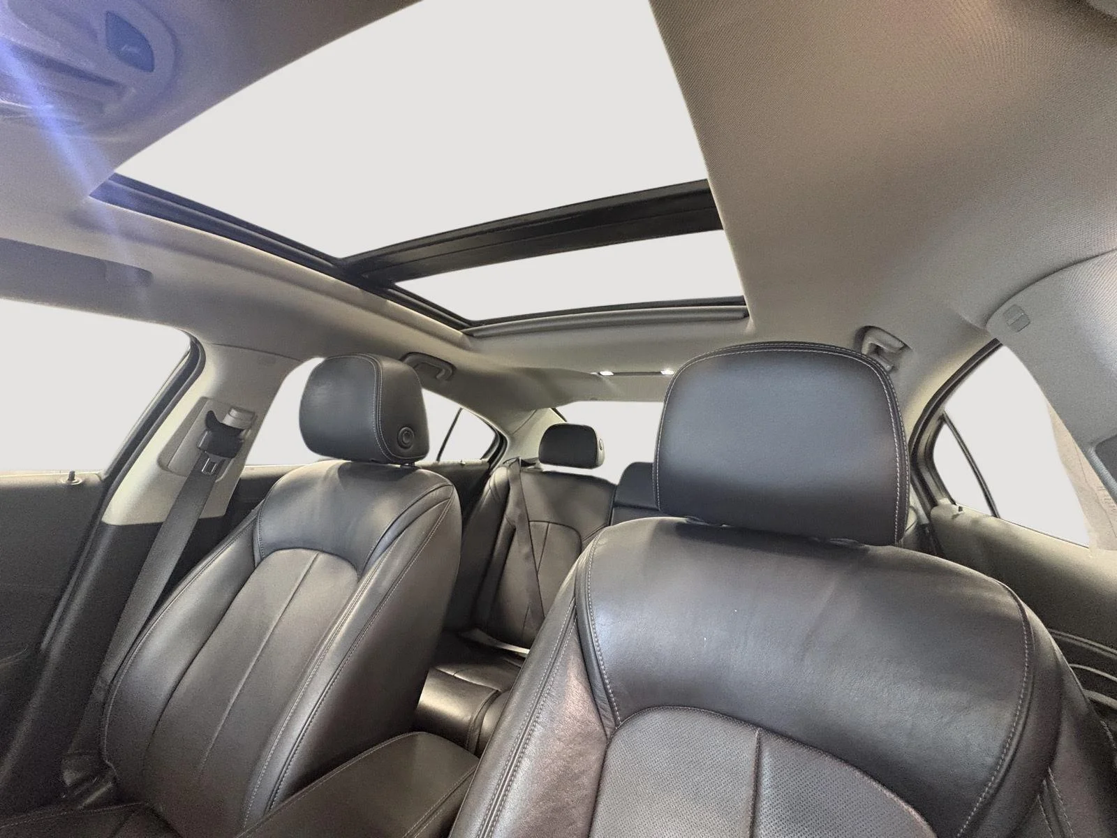 Used 2015 Midnight Amethyst Buick Premium I image 21