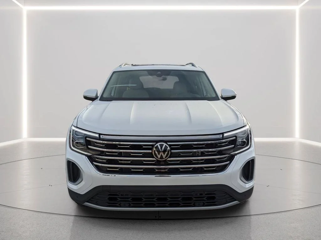 New 2026 White/off-white Volkswagen SEL image 11