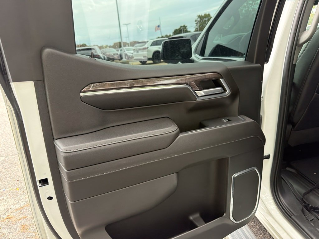 Used 2023 White Chevrolet LTZ image 7
