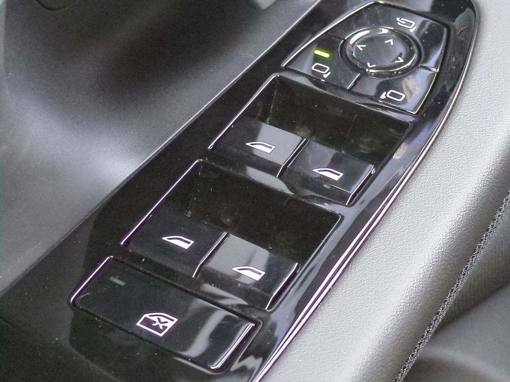 New 2027 Carbon Black Metallic BMW 530i image 24