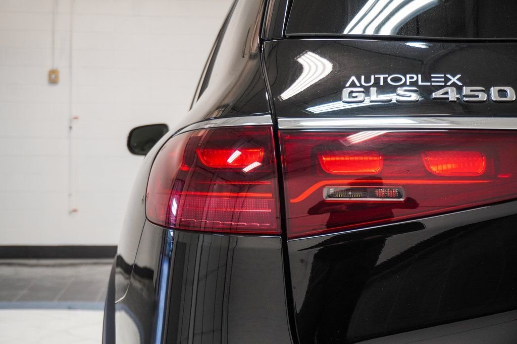Used 2025 Black Mercedes-Benz GLS 450 image 44