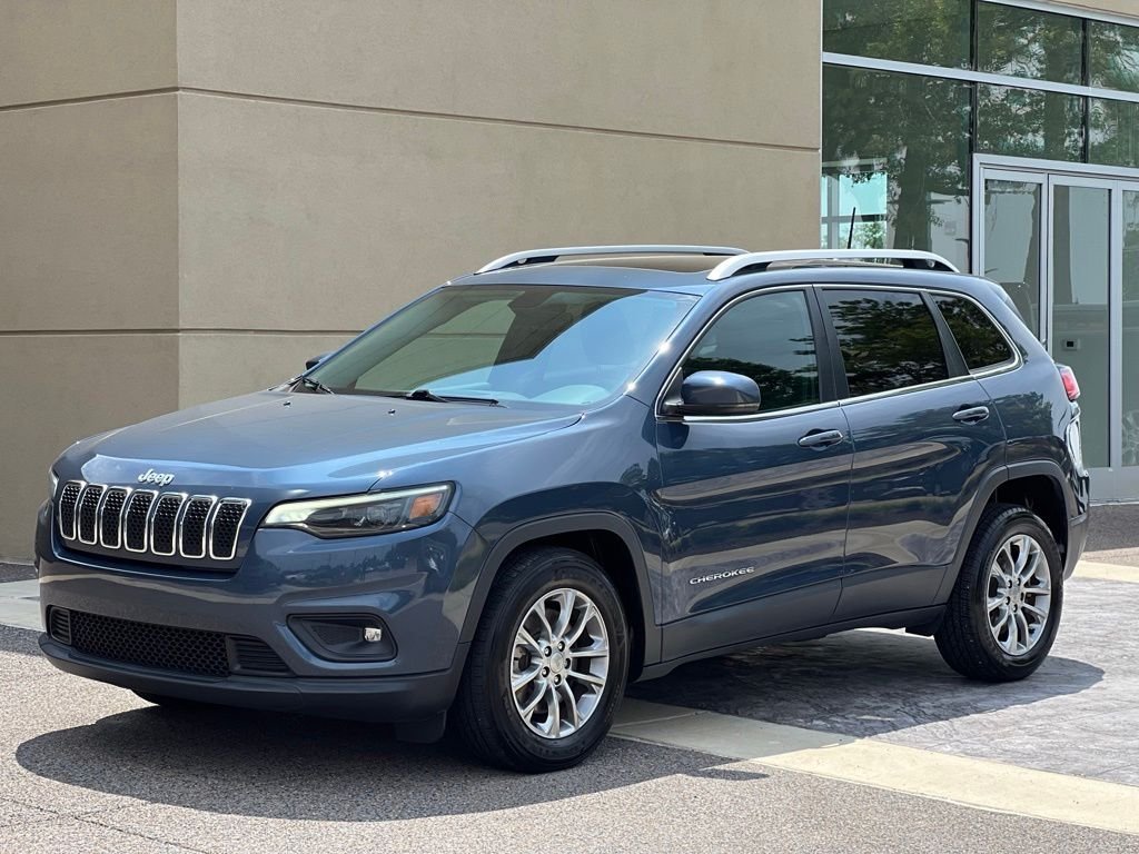 Used 2020 Blue Jeep Latitude Plus image 2