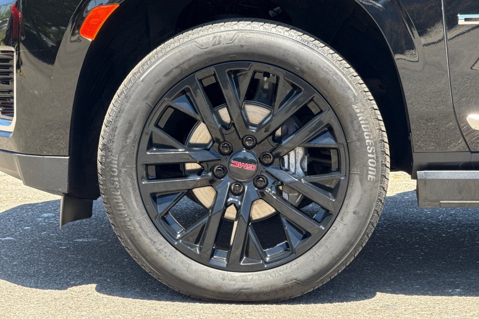 Used 2023  GMC Denali image 27