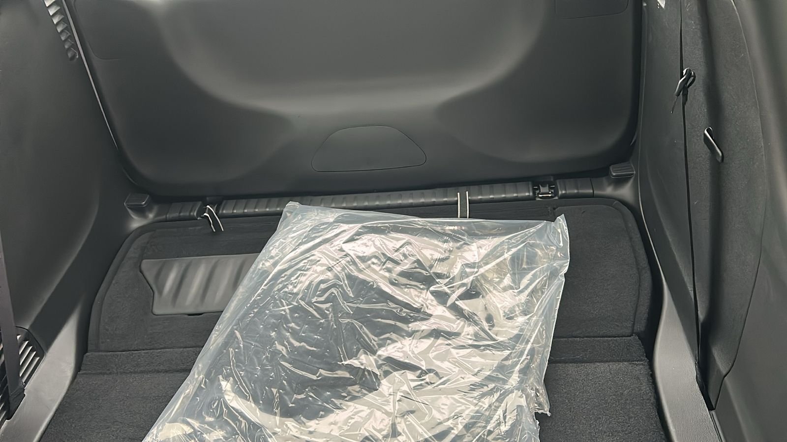 New 2026 Bright White Clear-Coat Exterior Paint Chrysler Select image 31