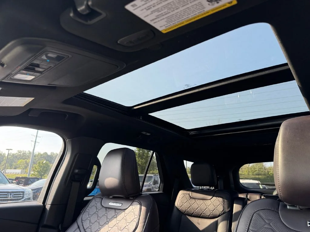 Used 2025 White Metallic Ford Platinum image 13