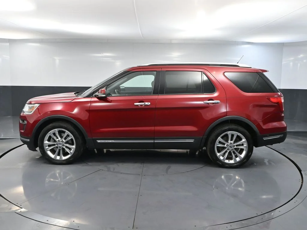 Used 2018 Red Ford Limited image 10