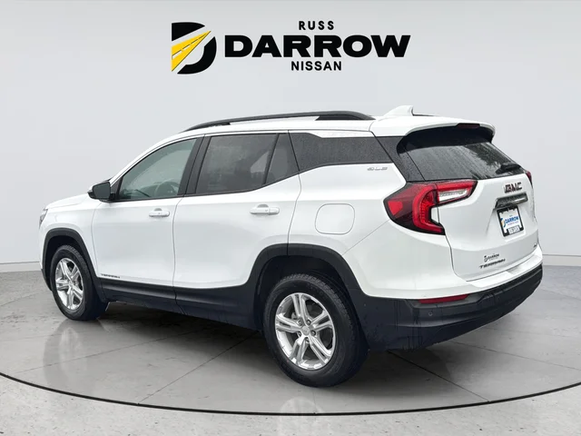 Used 2023 White GMC SLE image 3
