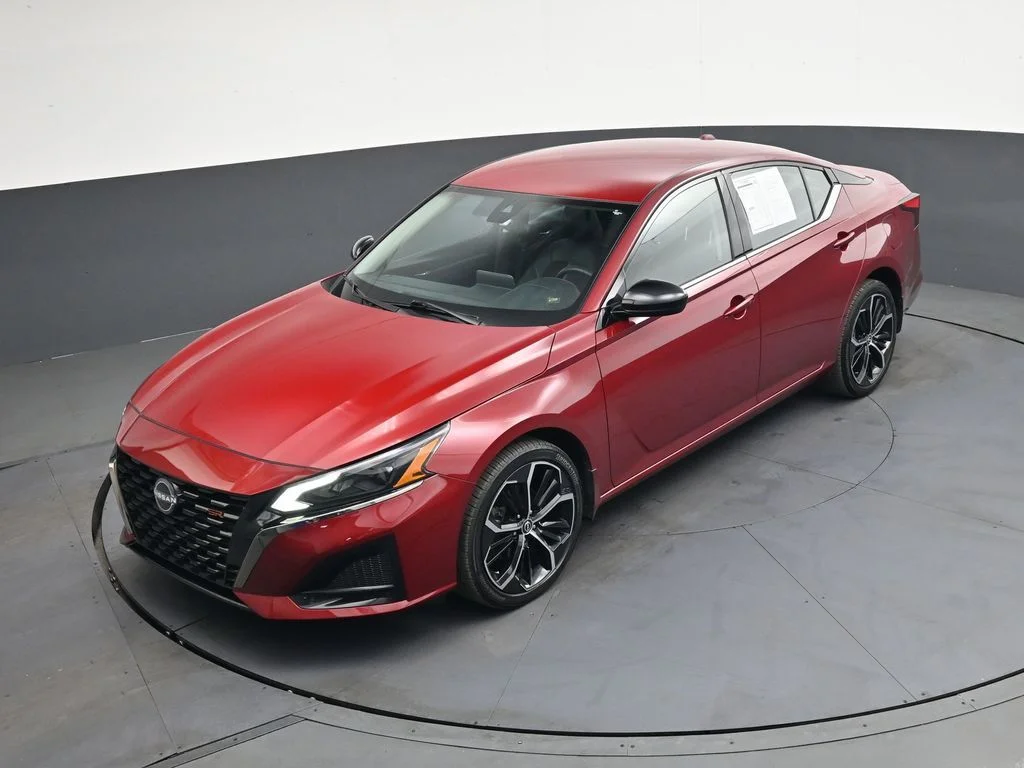 Used 2025 Red Nissan 2.5 SR image 40
