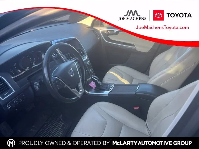 Used 2016 Blue Volvo T6 Drive-E image 1