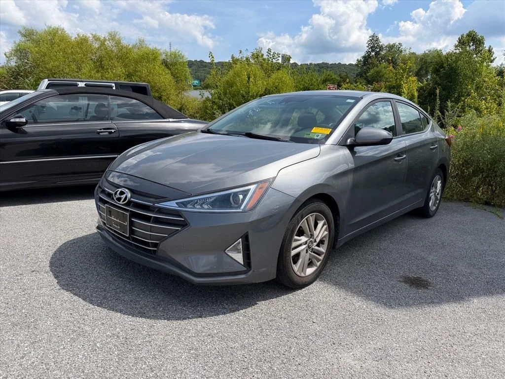 Used 2019 Gray Hyundai SEL image 2
