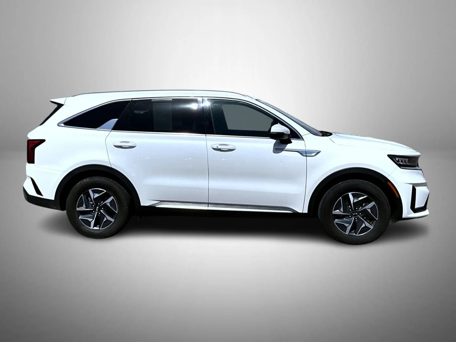 Used 2021 White Kia S image 4
