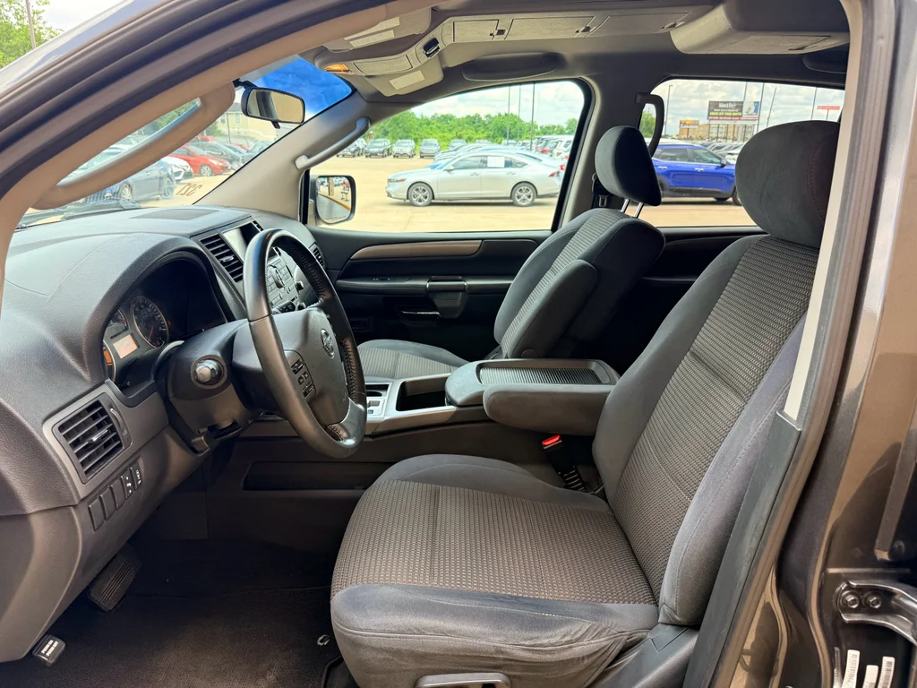 Used 2010 Smoke Nissan SE image 11