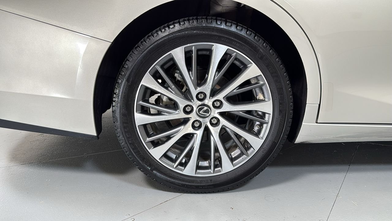 Used 2020 Beige Lexus 350 image 22