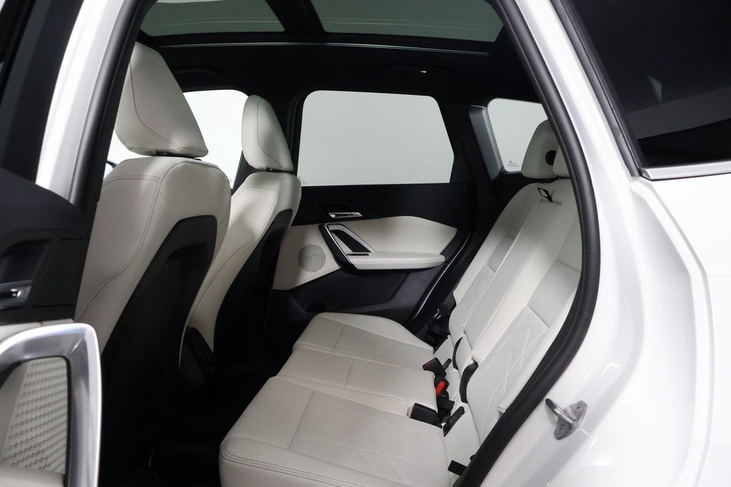 New 2026 Alpine White BMW xDrive28i image 6