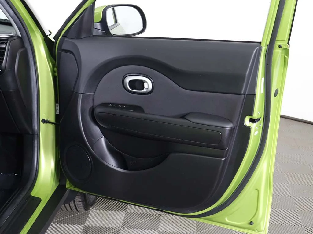 Used 2015 Green Kia Base image 20