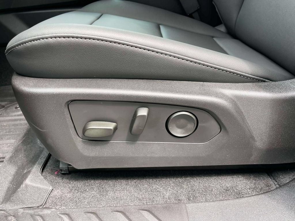 New 2026 Sterling Metallic GMC Elevation image 24