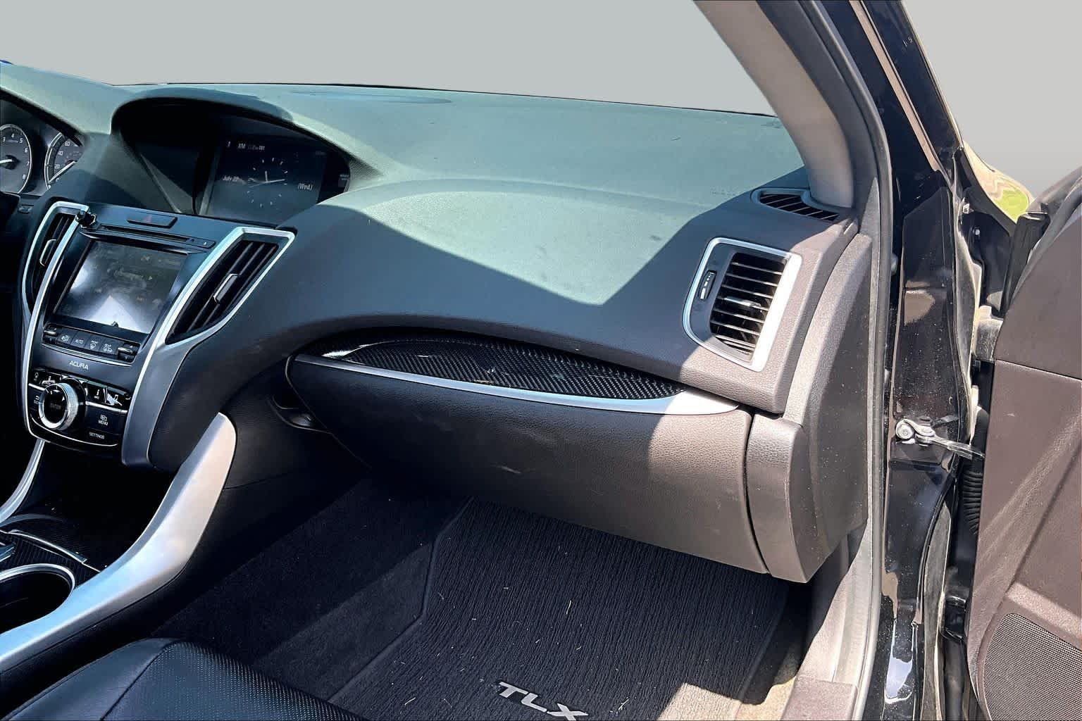 Used 2015 Crystal Black Pearl Acura V6 Tech image 16