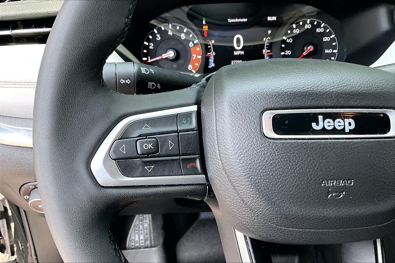 Used 2023 Diamond Black Crystal Pearlcoat Jeep Limited image 23