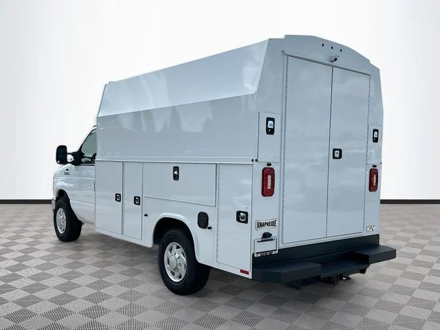 New 2026 Oxford White Ford Base image 4