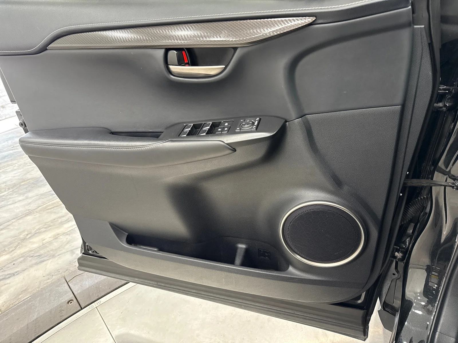 Used 2019 Caviar Lexus 300 FWD image 34