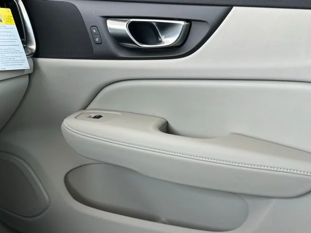 2025 Volvo V60 Cross Country Plus - Photo 20
