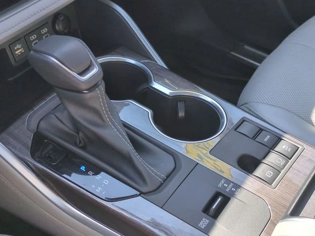 Used 2023 Silver Toyota Platinum image 25