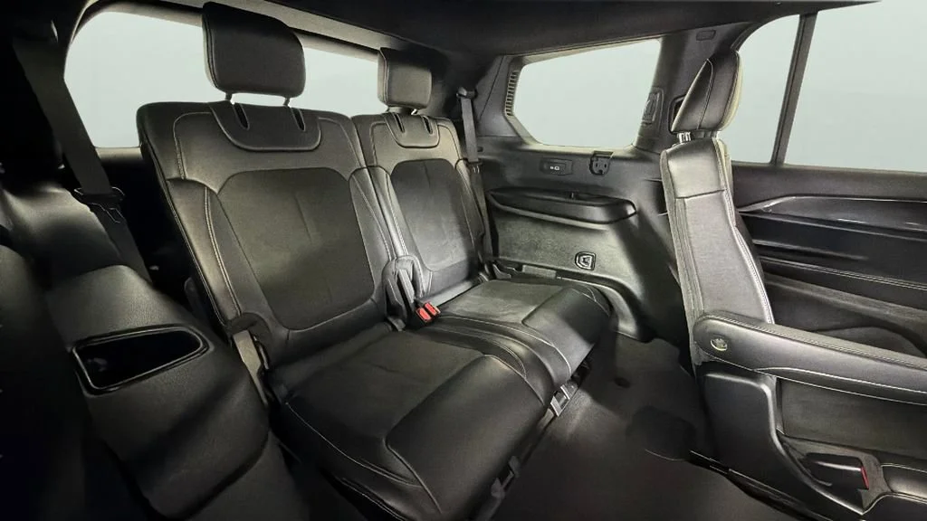 Used 2022 Red Jeep Altitude 4x2 image 29