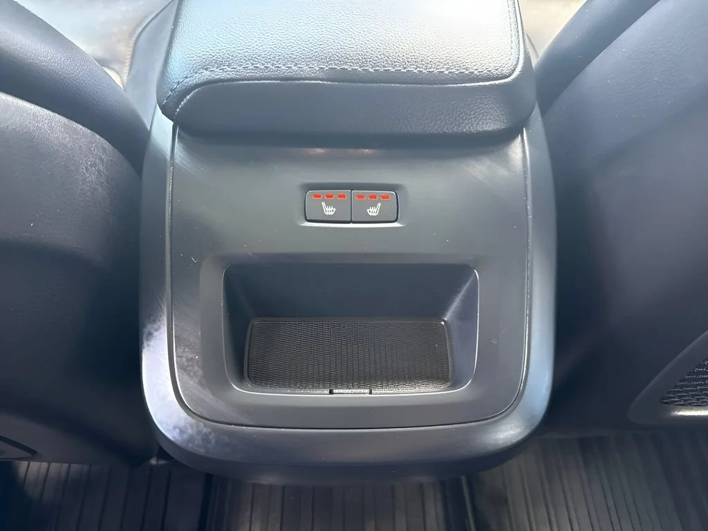 Used 2019  Volvo Momentum image 13