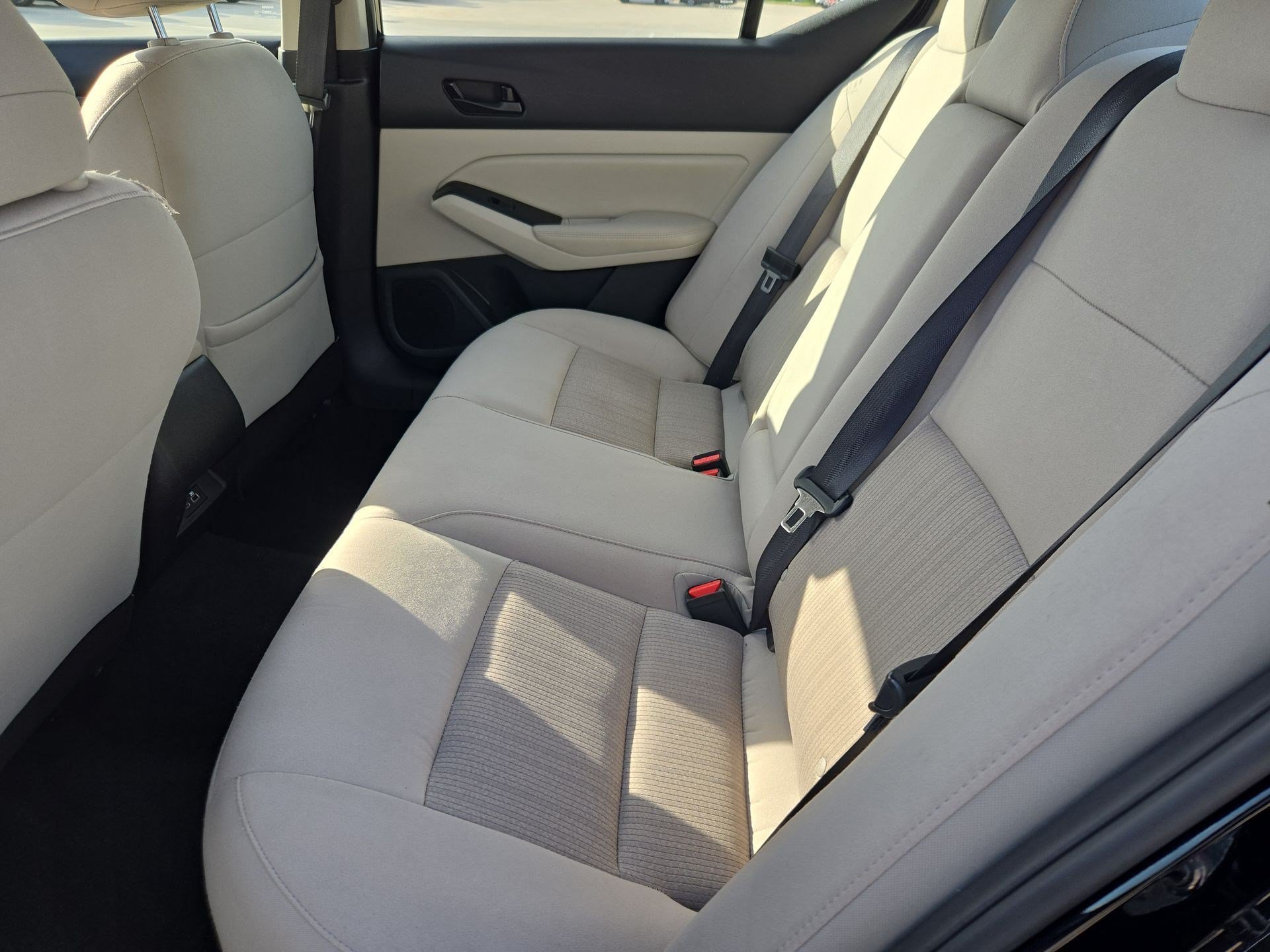 Used 2025 Super Black Nissan SV image 26