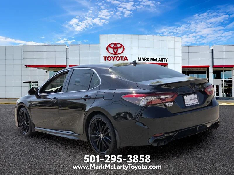 Used 2022 BLACK TOYOTA XSE AUTO image 3